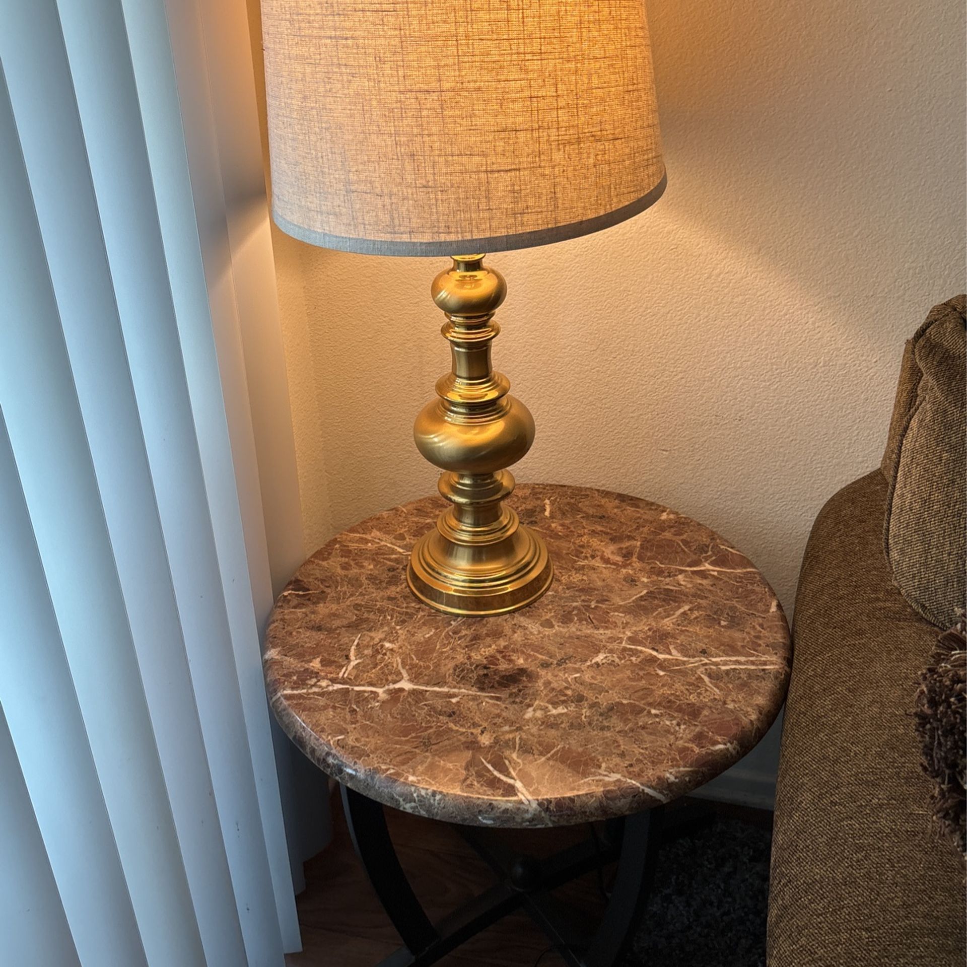 End Table With Lamp