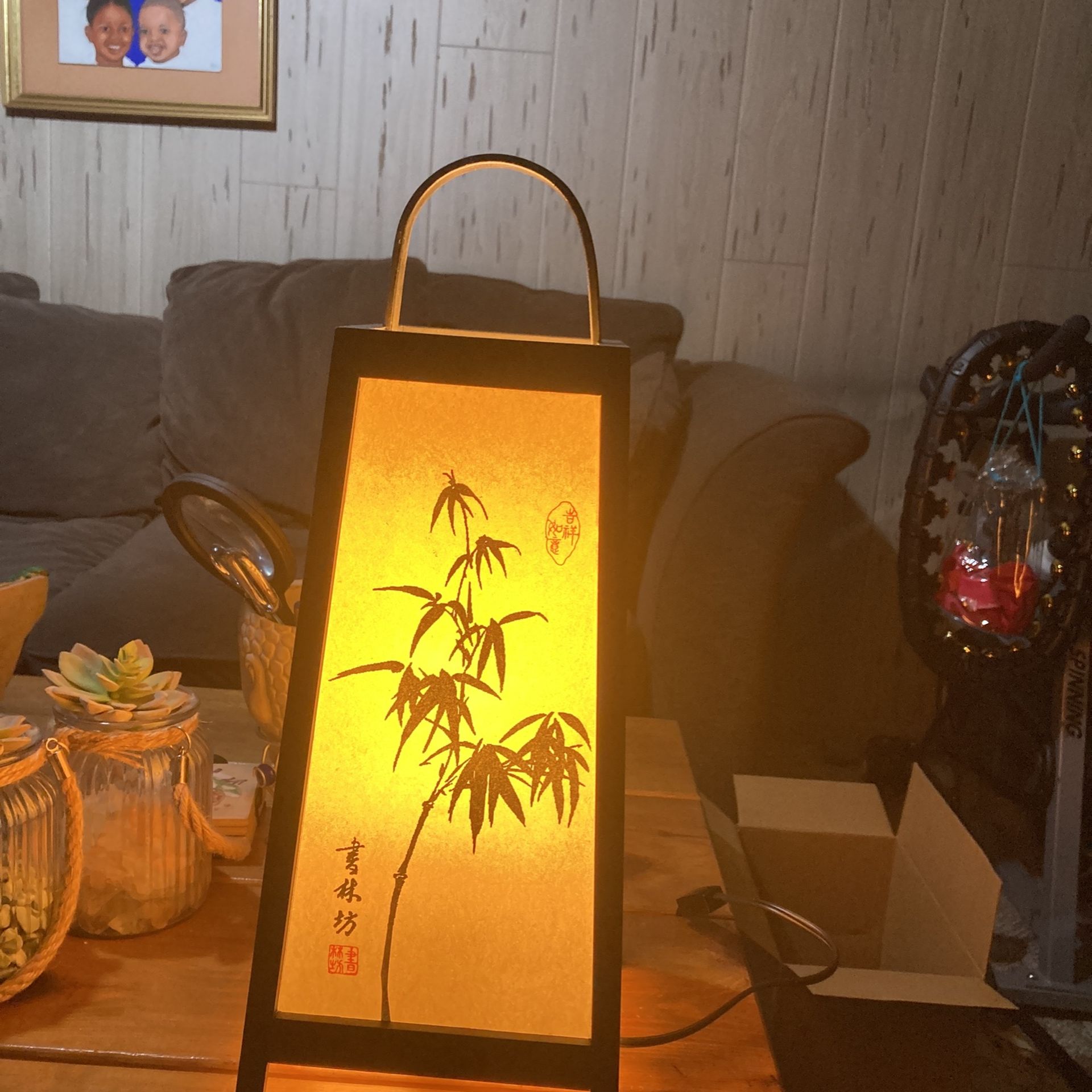 KOREAN TRADITIONAL LAMP ,ANTIQUE LAMPE, DESK LIGHT LAMP, FOUR GRACIOUS PLANTS DESIGN