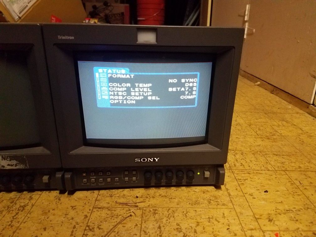 Sony pvm - 9l2 crt monitors retro gaming for Sale in Bellevue, WA Sony pvm - 9l2 crt monitors retro gaming for Sale in Bellevue, WA