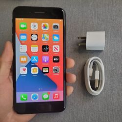 iPhone 7 Plus - UNLOCKED - Like New 