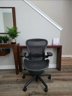 Herman Miller Aeron Chair - Size B (Fully Loaded, Excellent Condition)
