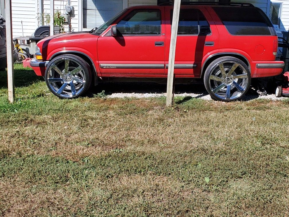 99 chevy blazer on 24s dubs & low miles