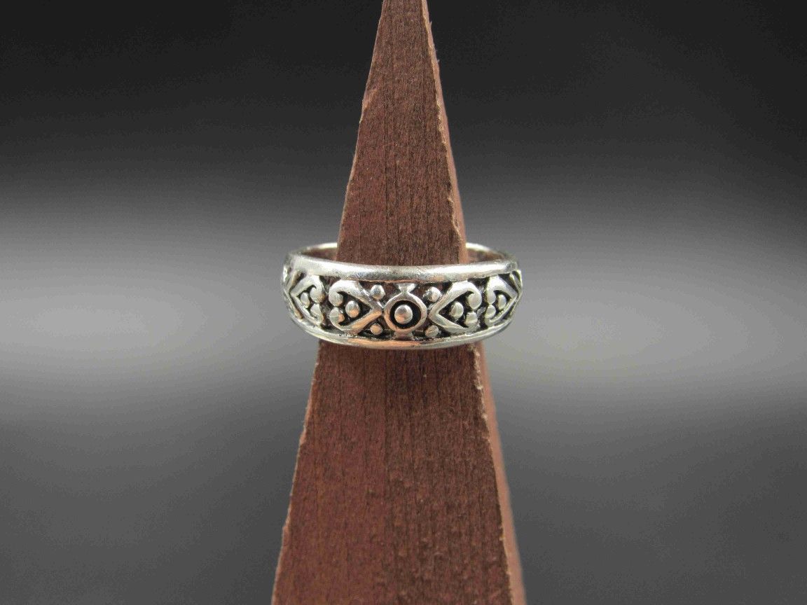 Size 6 Sterling Silver Hearts Band Ring Vintage Statement Engagement Wedding Promise Anniversary Bridal Cocktail Friendship