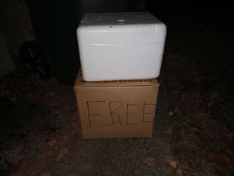 (2 left!) Re. Insulated coolers and boxes (Kent)