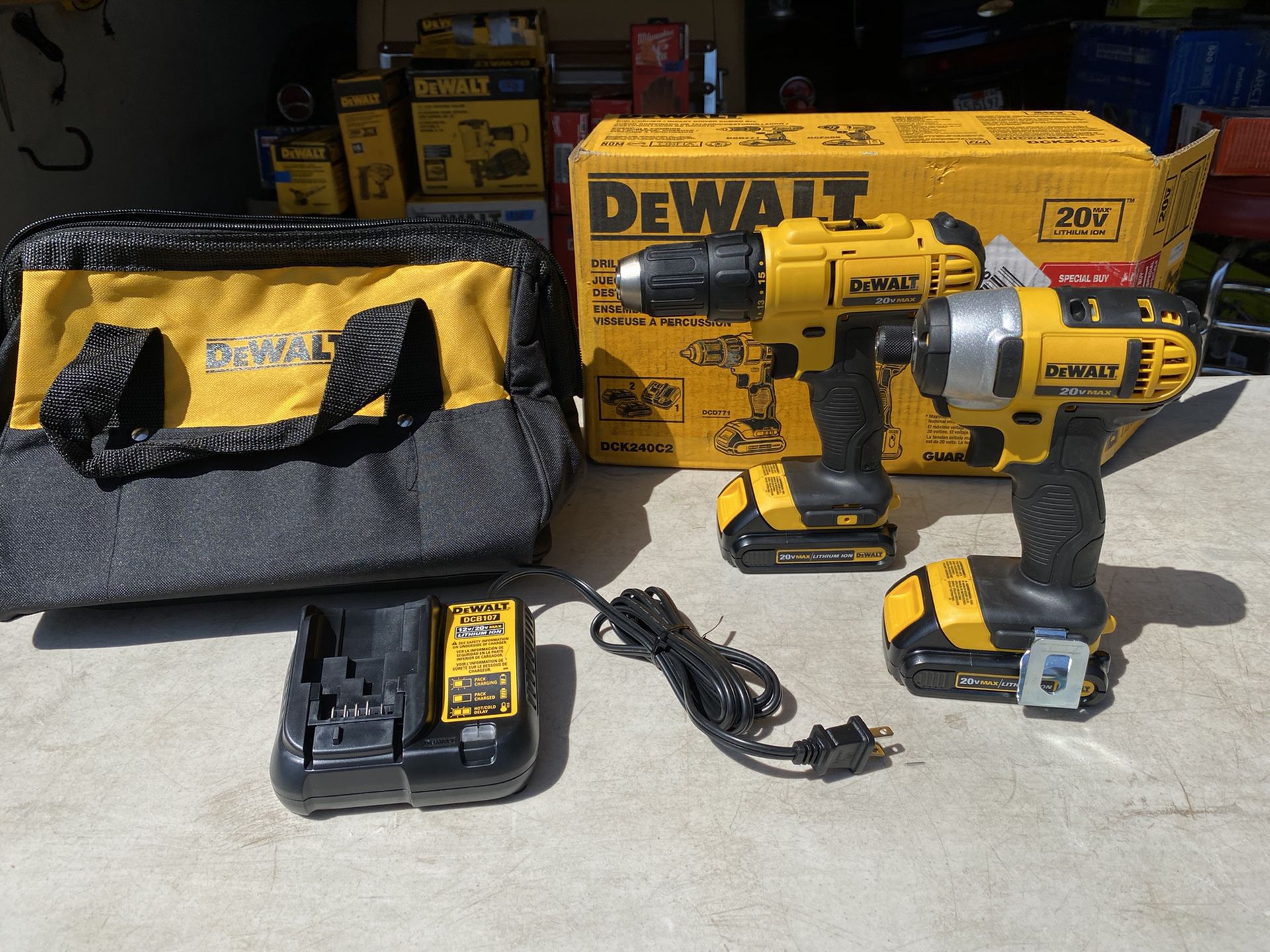 Dewalt Drill/Driver/ Impact Driver Combo Kit with 2 Batteries & Charger