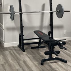 Bench press with weights 