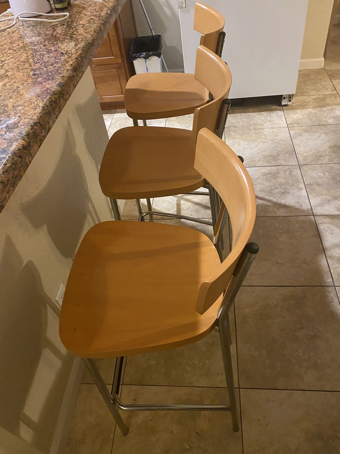 BAR STOOL