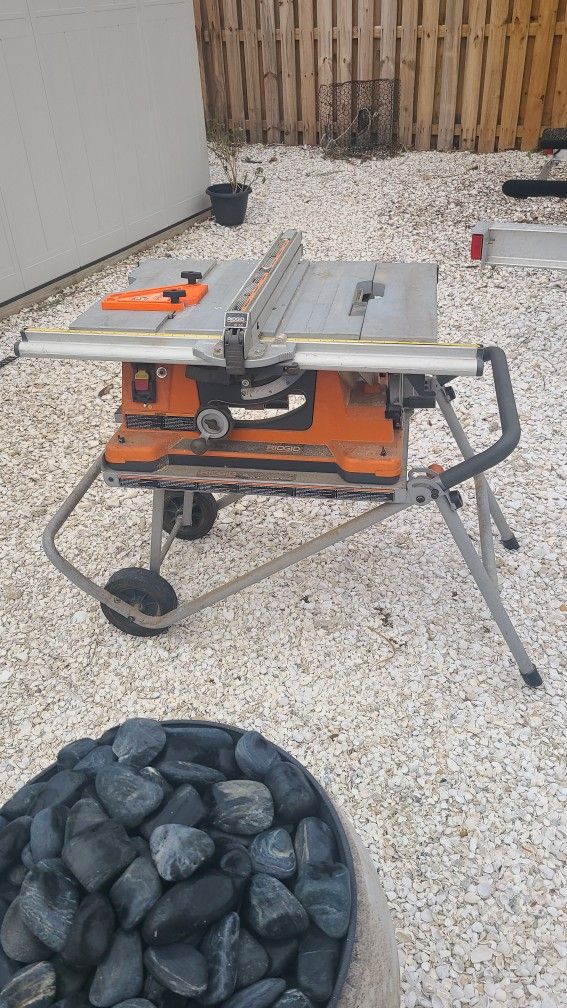 Rigid 10" Table Saw