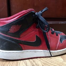 Jordan 1 Mid 