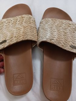 Reef women's sandals in size 8