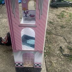 Doll House 