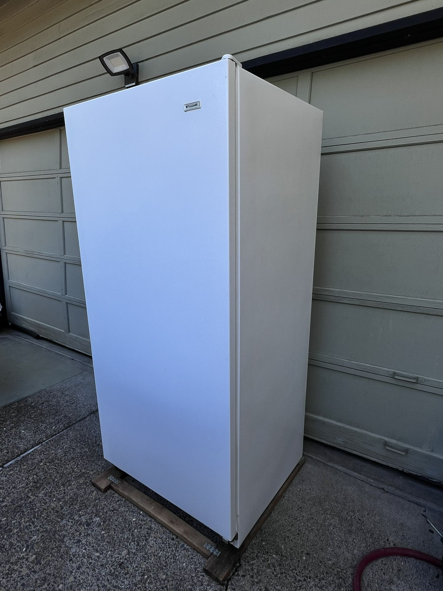 Frigidaire Freezer 28x32x72 Tall White