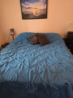 Cal King Bed w Mattress Topper