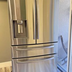 Counter depth Samsung French Door Refrigerator