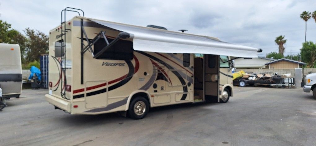 2016 Thor Vegas 24.1