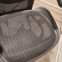 Herman Miller Aeron Chair Size B Fully loader black