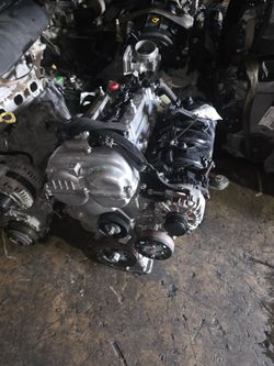Motores transmisión y partes de autos  305/590/3018