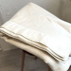 Warm Wool Blanket. White Vintage. Chatham Blanket V