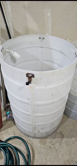 60 gallon water barrel with snap on lid