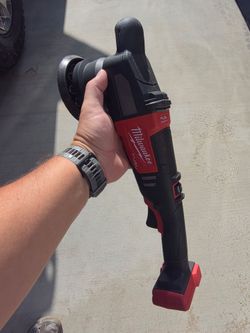 Milwaukee m18 Fuel 15mm  Random Orbital Polisher