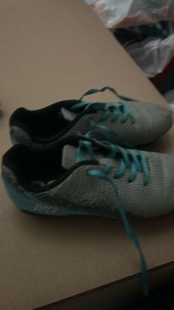 soccer shoes 1yound 6-7 years old