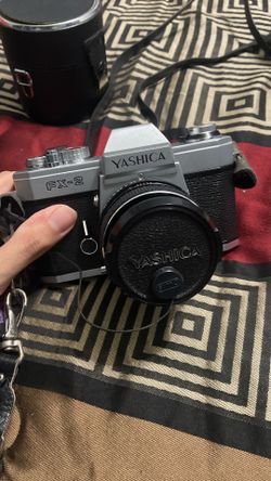 Yashica Fx-2 With 3 Lens And Rollei Beta 4 Flash