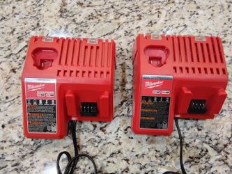 (2) Milwaukee
M12 and M18 12-Volt/18-Volt Lithium-Ion Multi-Voltage Standard Battery Chargers