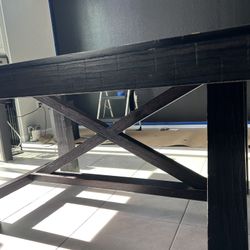 Dining Table For Sale. Includes Chairs 