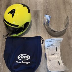 Arai Men’s Motorcycle helmet with extra shades - size M