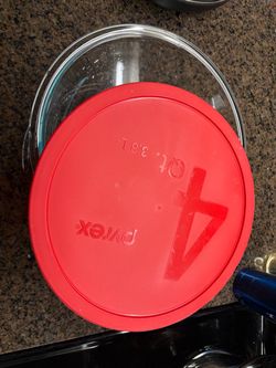 Glass mixing bowl with lid