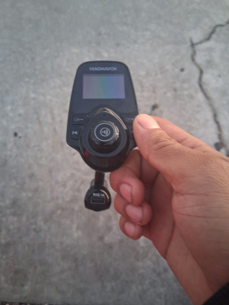 Magnavox Bluetooth FM Transmitter with Caller ID