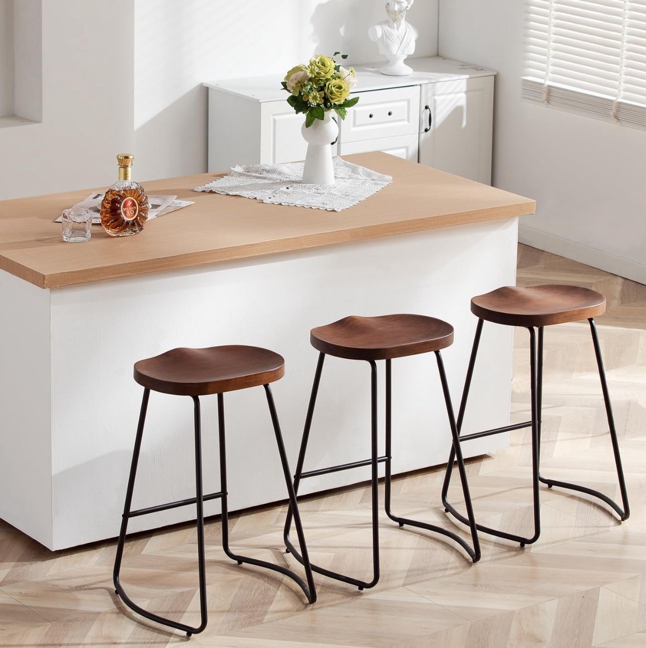 Bar Stools (3) Banquetas (3)