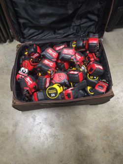 Tape Measures Milwakes