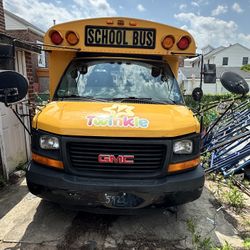 2008 GMC Thomas Savana 3500 School Bus 