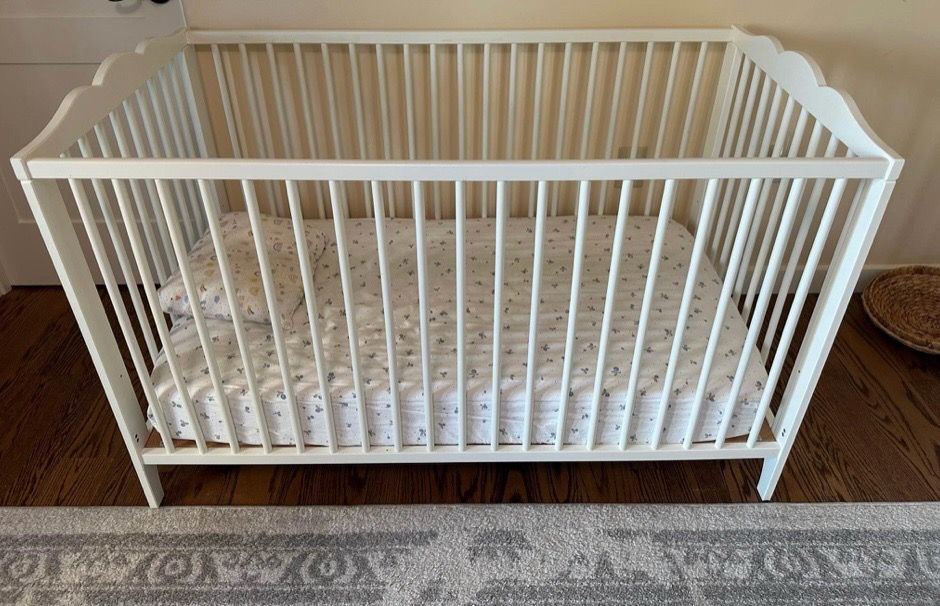Crib with mattress