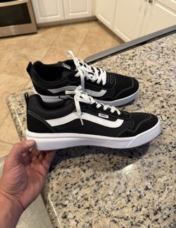 Vans (black & white)