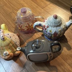 Teapot lot