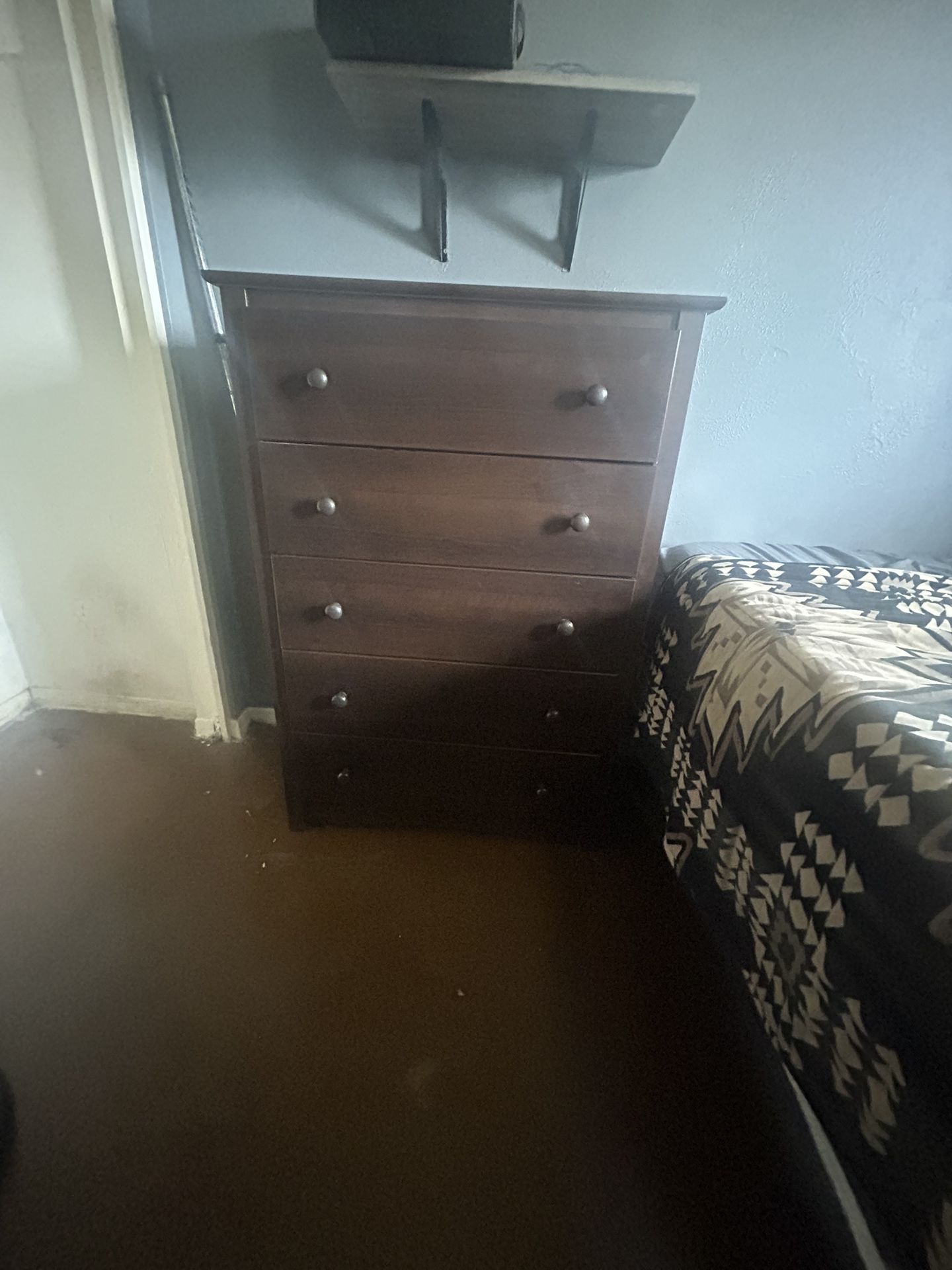 5 Drawer Dresser $45