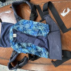 Kinderpack baby carrier with Sea Turtles —Smoke free home.