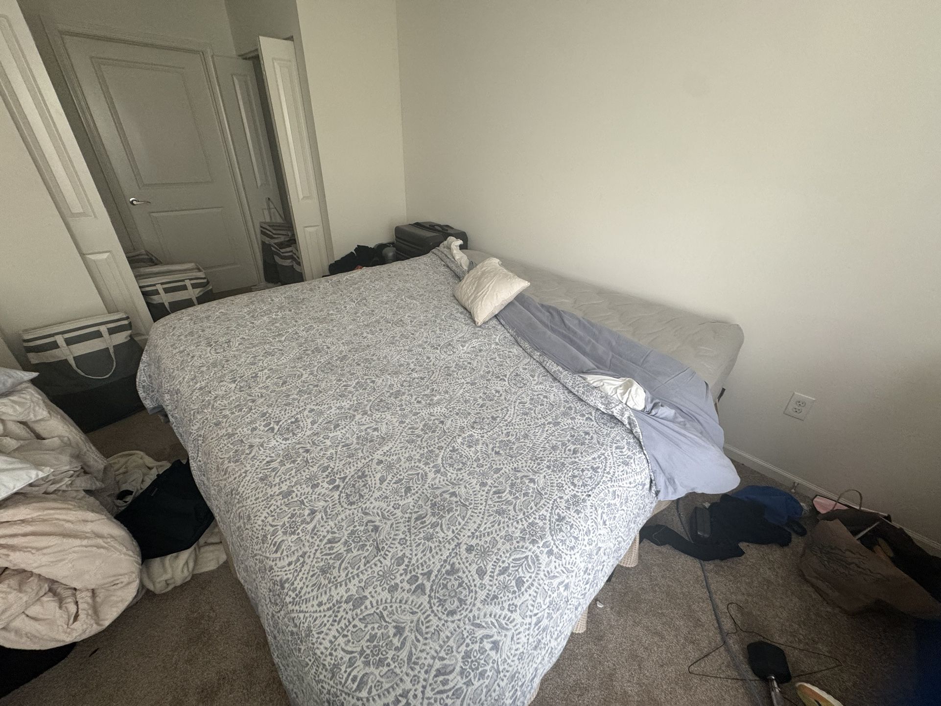 KING SIZE MATRESS AND FRAME BARELY USED