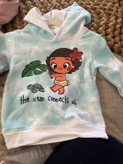 BoxLunch Moana Sweater 3T
