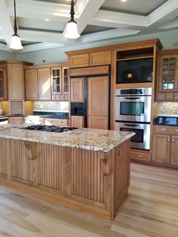 Beautiful Maple Kitchen, Granite Countertops, SS appliances