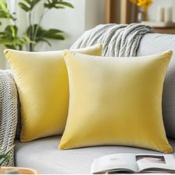 QUORGVES Yellow Throw Pillow Covers 18x18 Inch Set of 2 Velvet Summer Pillow Covers for Living Room Couch Sofa Bed Bedroom Decor Decorative Spring Ama