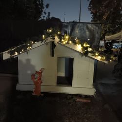 Dog House/ Casa De Perro 