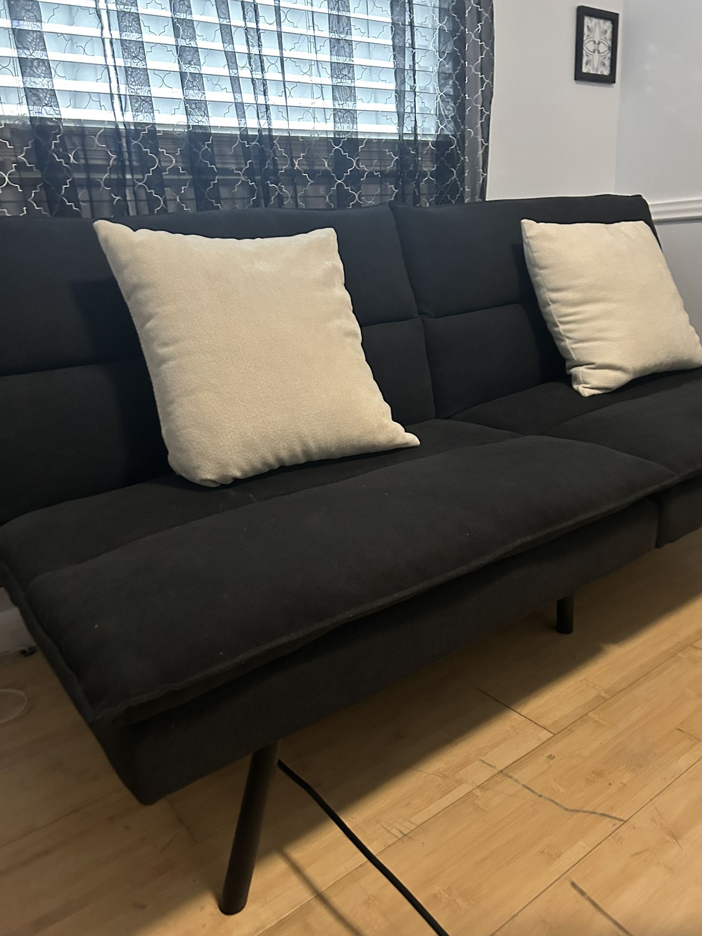 Black Futon