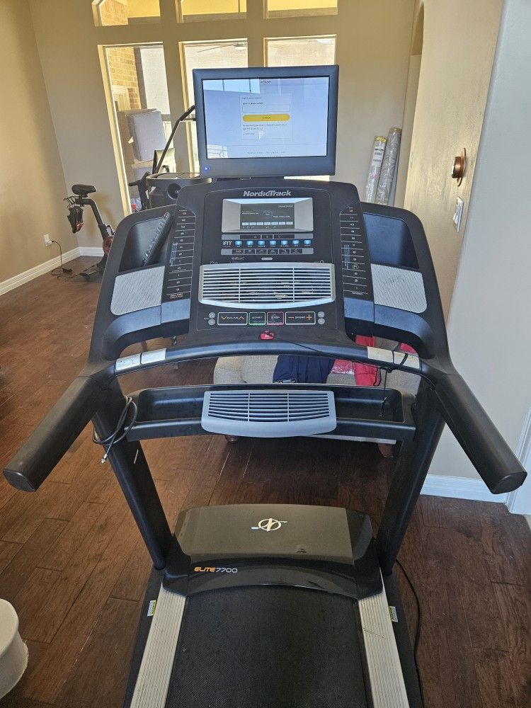 Nordic Track Treadmill With Tv