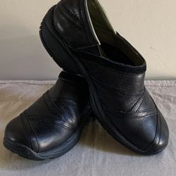Merrell Womens 7.5 Black Leather Slip On Mules EUC
