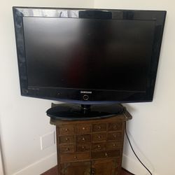 32 Inch Samsung Flat Screen  