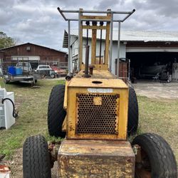 Allis-Chalmer 500 Series 4 Cylinder Diesel.   2000.00 OBO 