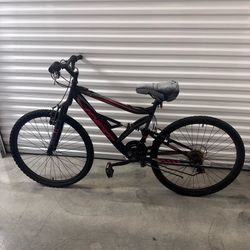 Hyper Shocker 26 inch Mountain Bike for Men - Black/Red